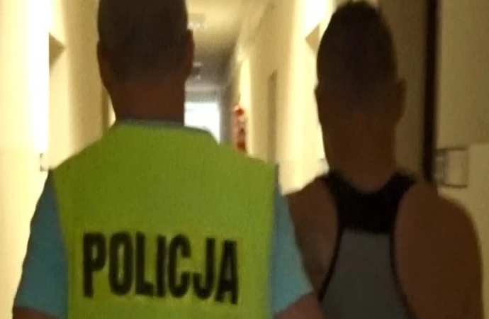 {Węgorzewscy policjanci zakończyli dochodzenie dotyczące posiadania znacznej ilości narkotyków. W mieszkaniu 26-latka funkcjonariusze zabezpieczyli ponad 300 gramów środków odurzających.}