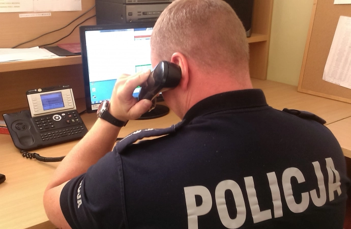 {Olsztyńscy policjanci zakończyli śledztwo w sprawie internetowego oszusta.}