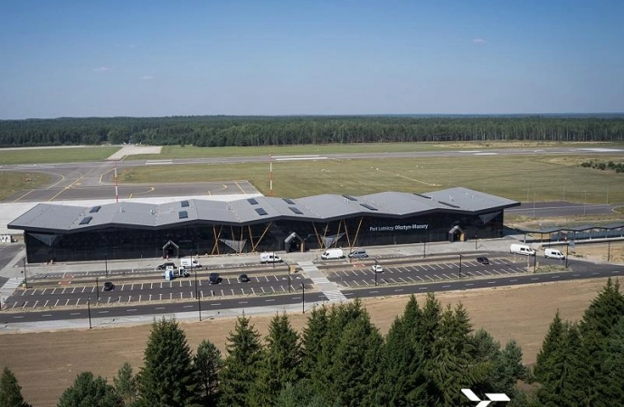 {Port lotniczy Olsztyn-Mazury zanotował kolejny wzrost liczy podróżnych.}